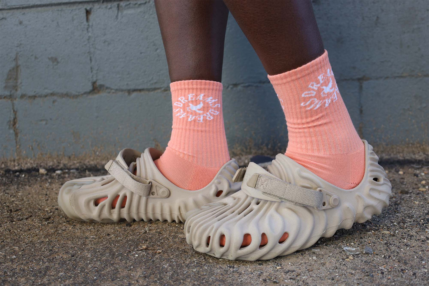 Dove Logo Socks Peach/White